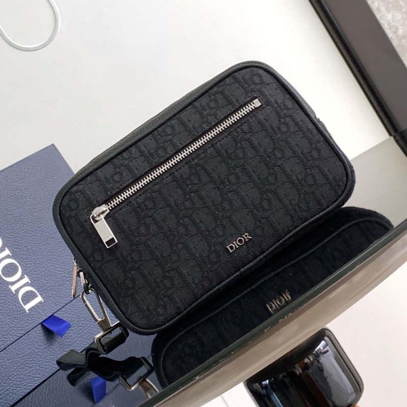 D*or clutch bags